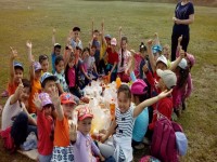 Лишь заслышим зов игры, быстро на улицу выбежим мы. Ждёт нас здесь много забав интересных, соревнований, прогулок  чудесных!