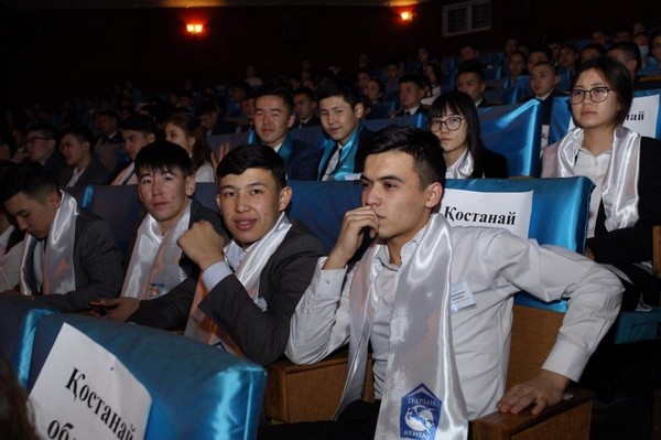 Вице-министр образования и науки Эльмира Суханбердиева провела в Алматы совещание с членами жюри стартовавшего сегодня Республиканского конкурса научных проектов, который впервые пройдёт в онлайн режиме и приветствовала его участников